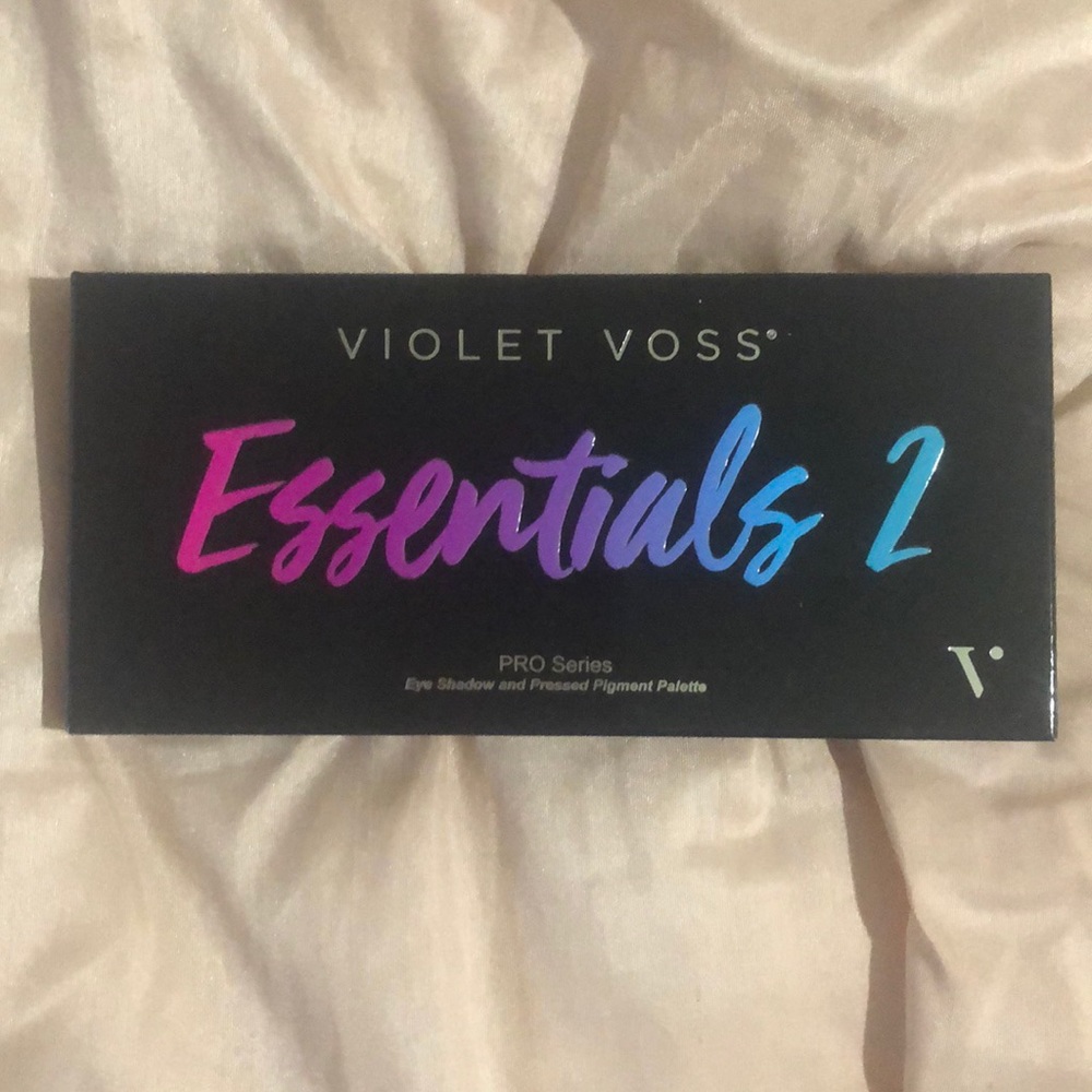 Violet Voss ESSENTIALS 2 PALETTE